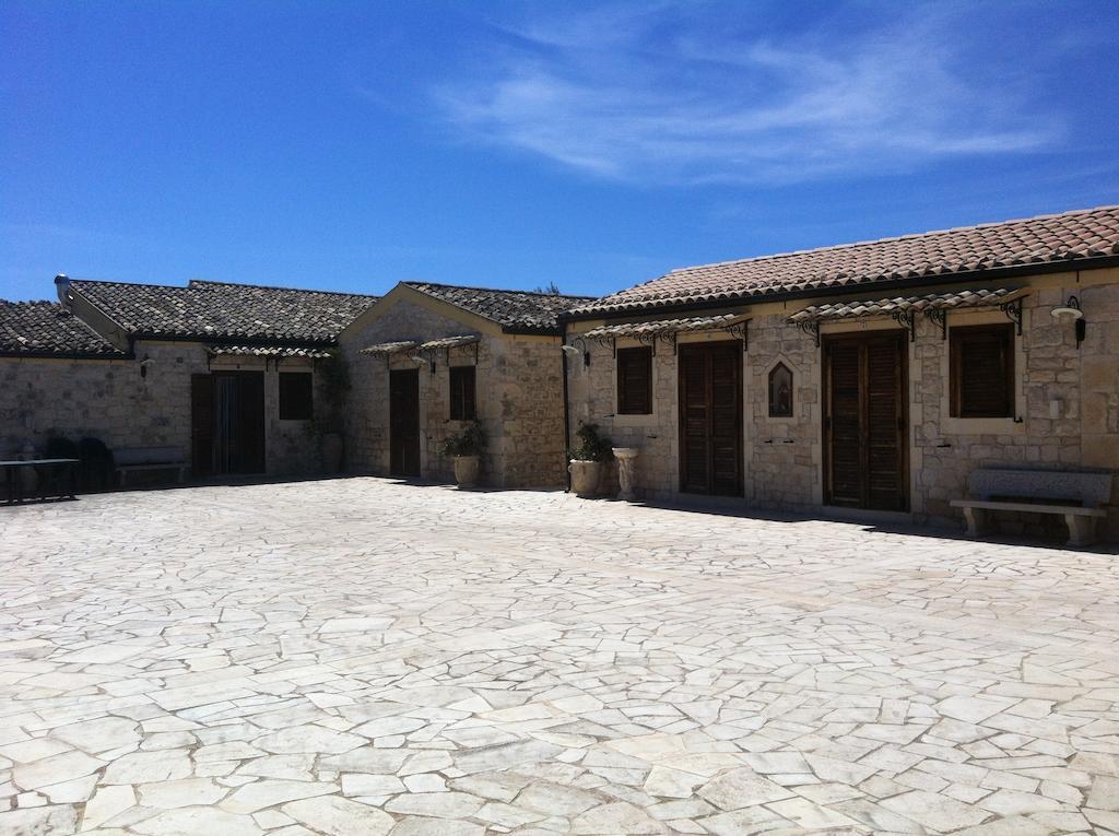 Oasi Di Cava Ispica Vila Pietre Nere San Zagaria Exterior foto